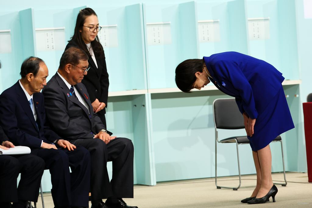 日本“执政联盟”宣布解体，高市早苗的后台全烂了