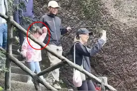 撒贝宁携家人游黄山，和路人合影毫无架子！4岁女儿露脸呆萌可爱图片