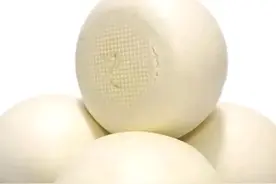 “给我一个馒头，我能钓光整个鱼塘”，这位80岁老翁的话是真的吗图片