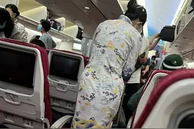 任劳任怨的海航空姐最美图片