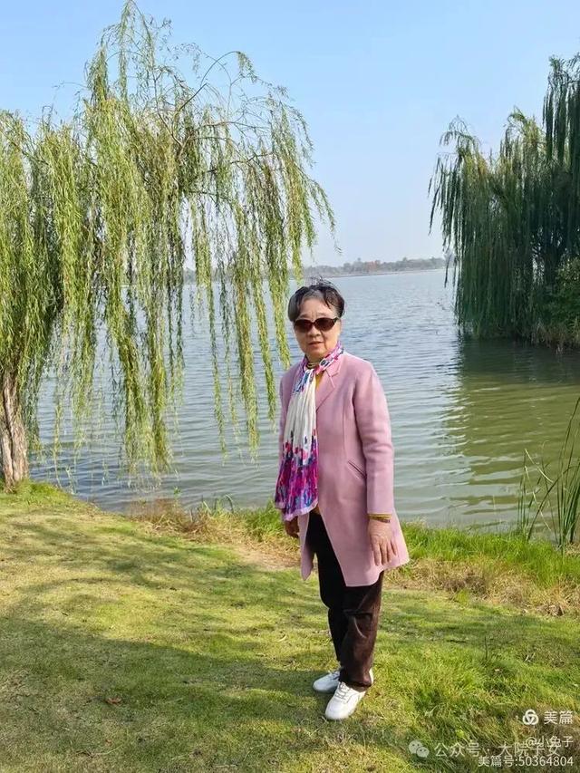 黎如芷｜秋意沐芳华，姐妹携手同行