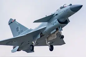 打跑阵风战斗机的是歼10CE还是枭龙？图片