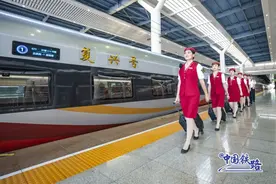 2760公里、穿越6省1市！这趟高铁列车，创全国之最！图片