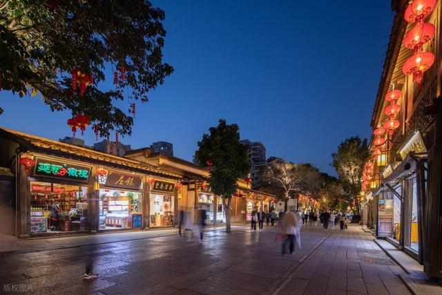 原来海边城市可以这么安静！福州：满城榕树下，藏着最真实的闽都