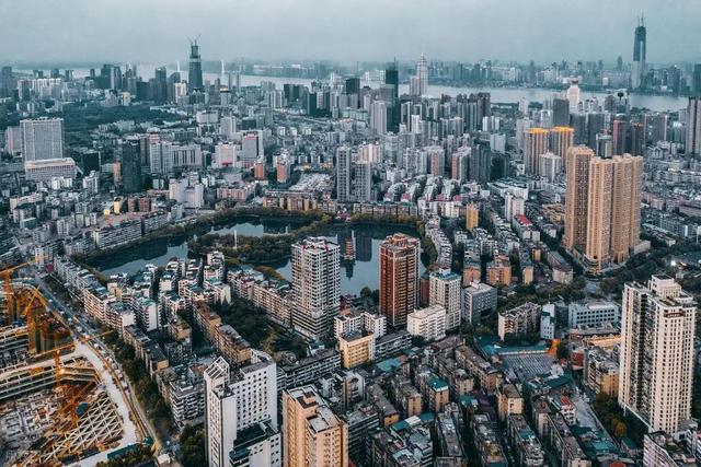 中国下一个“香港”，不是成都、上海，这座城市才是黑马！