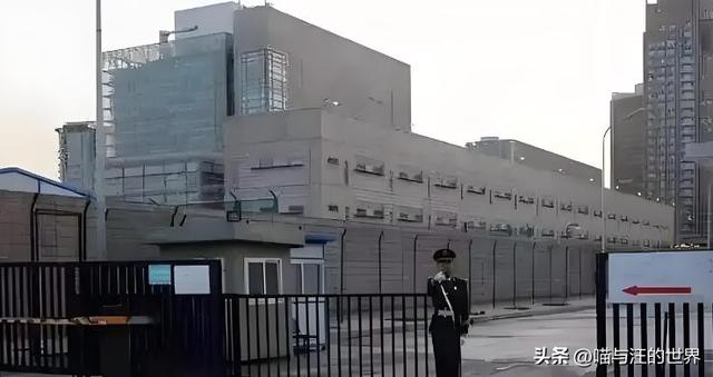 美国驻华大使馆：光地皮就值2个亿，建得跟碉堡差不多，为何？