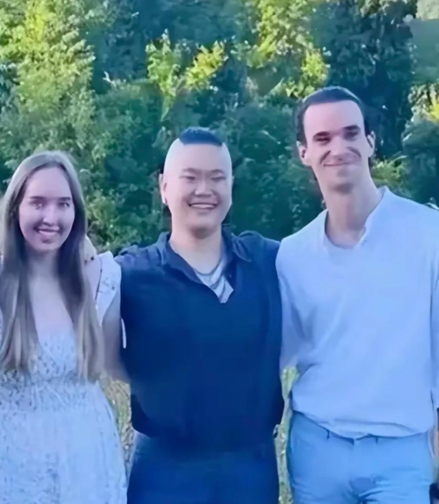 毕福剑没想到，如今硕士毕业的女儿，竟和前妻过上高攀不起的生活