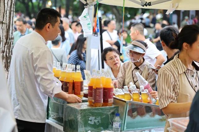 新民大街，越夜越精彩