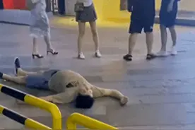 事态升级！山东打人事件后续：受害者情况危急，黑衣男或赔百万图片