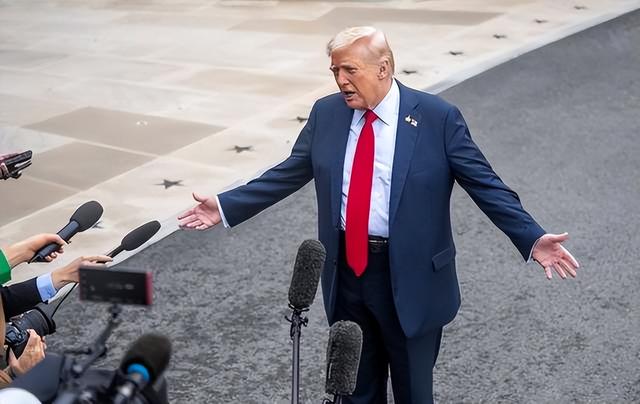 撕开美国遮羞布！委内瑞拉石油照卖，特朗普封锁成笑话？