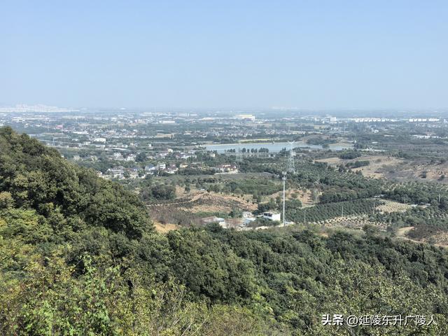 重阳登高丹阳黄连山 齐梁半壁基业地 北顾大江秋水情