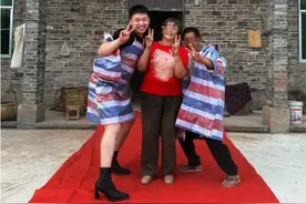 因一双高跟鞋改变命运，20多岁重庆小伙火出圈，央媒：正能量！图片