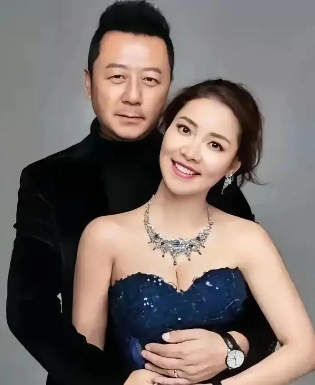 原来他俩是夫妻！真是郎才女貌，太般配了！