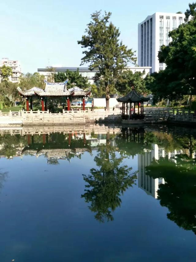 福州欧冶池历史悠久，曾经是大院男孩儿们戏耍玩乐之地
