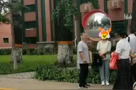 王迪再次发声！王贵元被处理后落寞地离开，现场有多人“欢送”图片