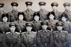 1965年军队改行政级别制，高级干部基本不动，普通干部高套一级图片