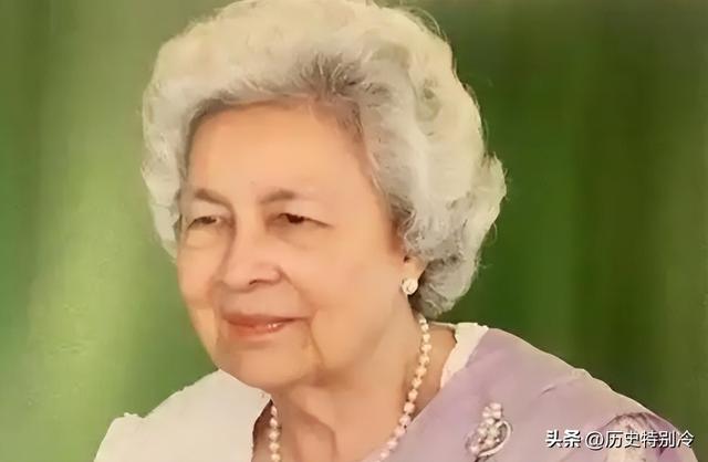 最重视中国阅兵的国家，第一个抵达北京，89岁太后扶光头国王下机