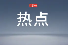 罕见同框！67岁赵本山近况曝光图片