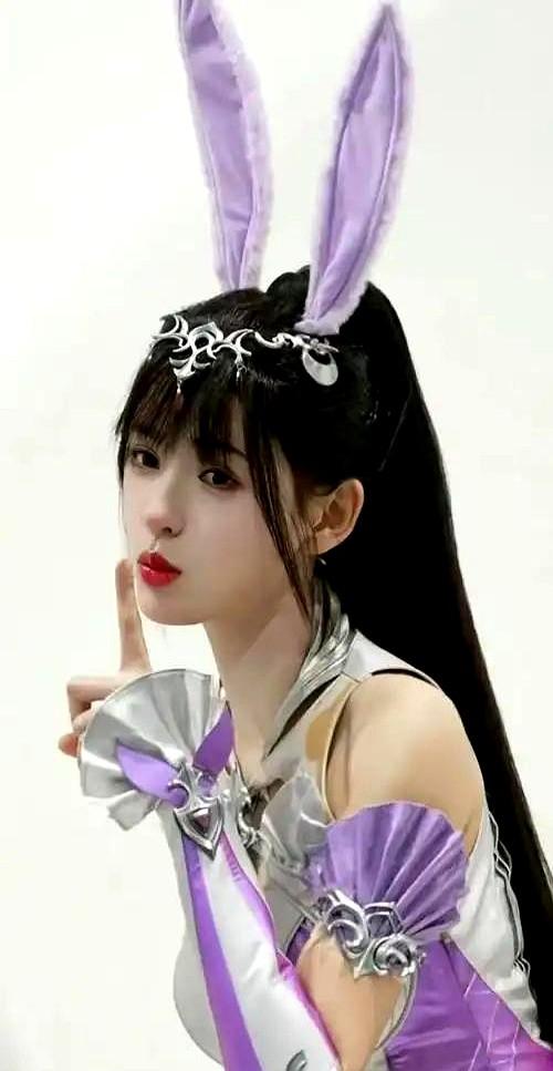 长相平平却资源不断，丑而不自知的4位戏混子女演员，谁给的自信