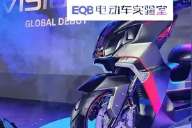 30分钟快充，160km续航，又一款全新电动大踏板来袭图片