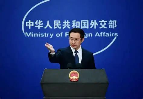 美国万万没想到，100%中国国产化的长江存储，在美国狂扁美国人