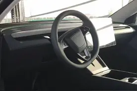 新车 | 26.35万元起/恢复转向拨杆，新款特斯拉Model Y实车内饰曝光图片