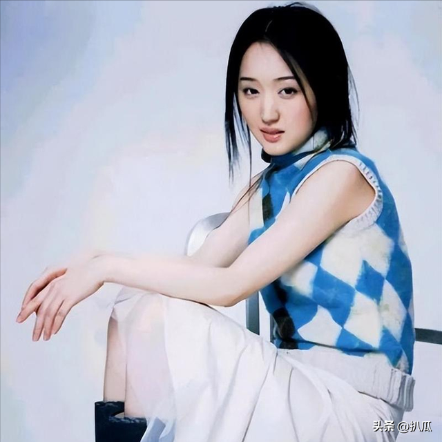 善恶终有报，54岁不婚不育的杨钰莹，原来早已经上了另一条道路