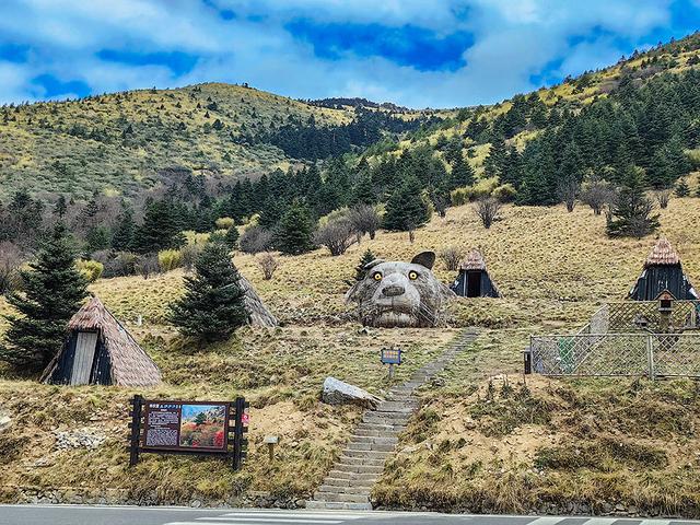 2024深秋四川行19 神农架风景区2 华中屋脊的五彩秘境