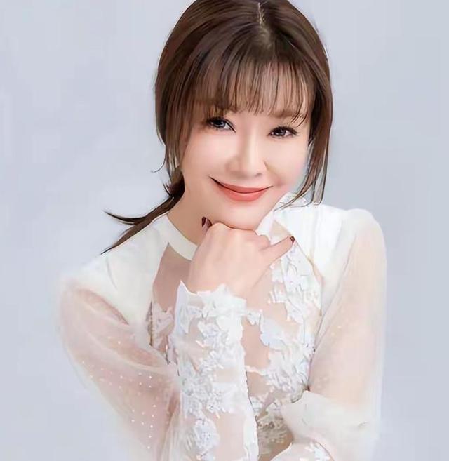 善恶终有报！前央视王牌主持人王小骞，如今沦落为“人人喊打”？