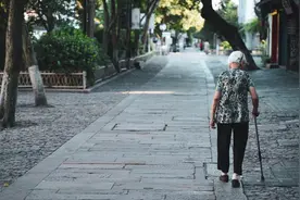 妈妈是部大书图片