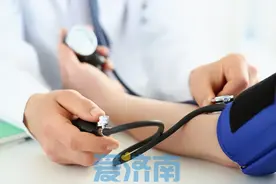 高血压开始盯上年轻人！要想远离，做好这三件事图片