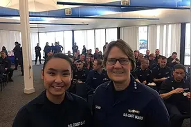 5年前华人女兵在美国军舰上，用中文警告我国海军，她现在怎样了图片