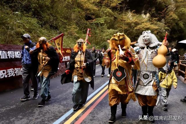 宕昌官鹅沟解锁流量密码！“小钻风”引爆山水景区新玩法