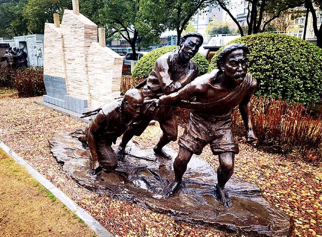 武汉有哪些独特的码头文化呢？它对城市发展有哪些方面的影响呢？