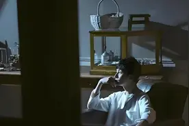 心理学上有一个词叫：深夜效应（永远不要在晚上做出任何决定）图片