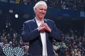 比尔·沃顿去世：那个可能是nba70年代最强的中锋，离开了图片