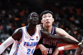 续约！CBA广东队留下队长，2年老将合同起步，周鹏既羡慕又无奈图片