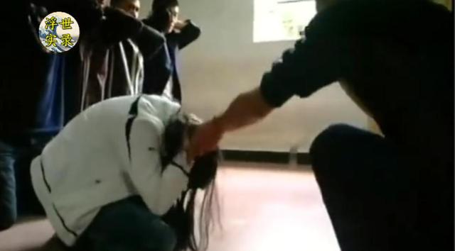 边境赌博有多可怕？女的裸体拍卖，男的生拔指甲，远比想象中可怕