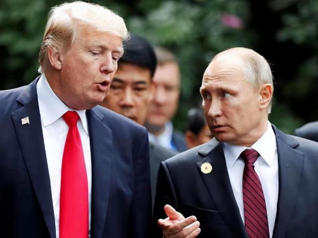 油轮被扣48小时	，普京疯狂报复！特朗普认怂，已下令释放俄船员