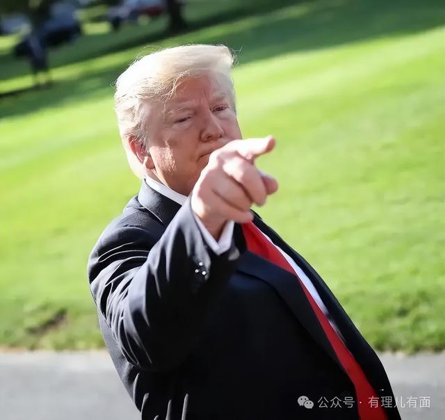 博主：美国民主在互撕中裸奔