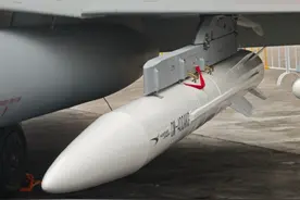 印航母压境，巴铁果断亮出顶级中械导弹，直接摊牌：要战奉陪到底图片