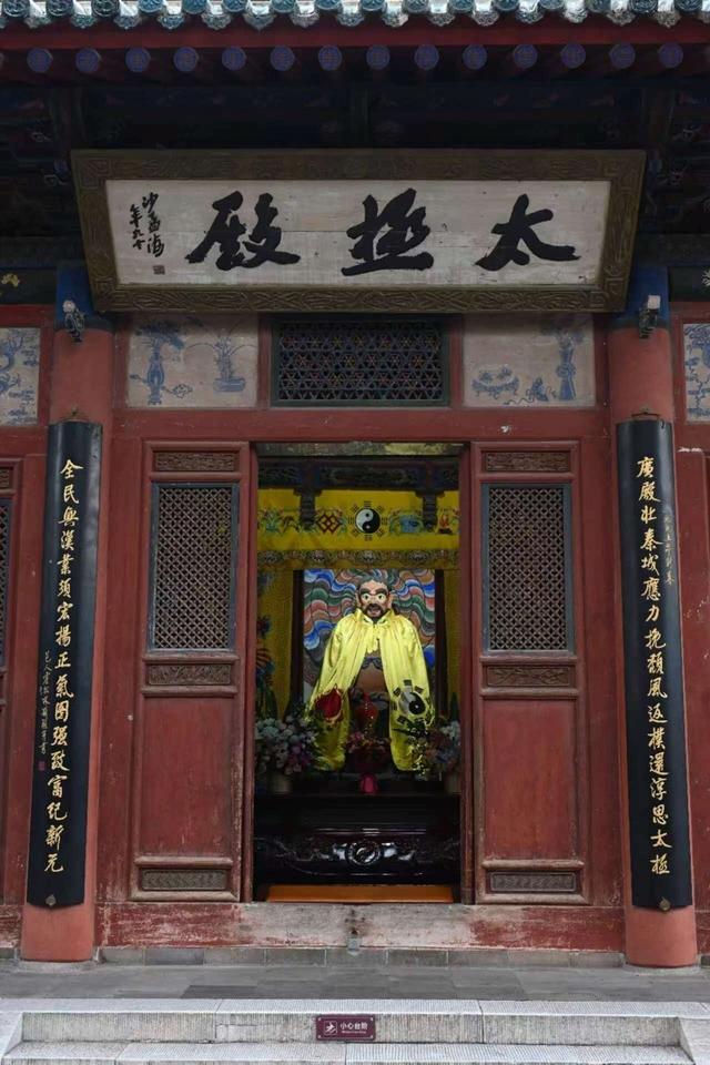 觅天水文明根脉 攀麦积绝壁赏千年泥塑 入伏羲古庙寻始祖古踪