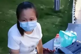 35大叔救助19岁流浪女，女生以身相许被拒：大她16岁，根本不可能图片