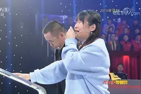 父亲去世母亲发疯失踪，11岁姐姐带着弟弟找妈妈，27年后遗憾收场图片