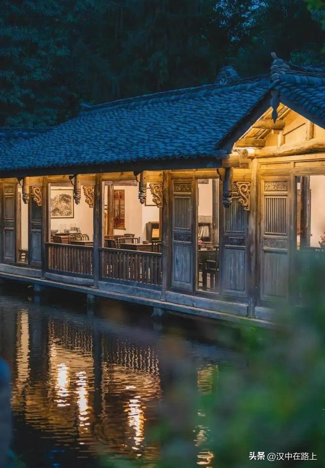 酷暑难耐？躲进宁强「山水秘境」，解锁23℃的清凉夏天~
