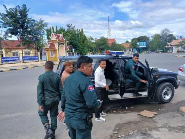 抖音热搜“东南亚第一深情	”？越南大嫂为救男友带枪劫法场？