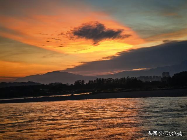 乐山大佛是哪尊佛？为什么是唐代的佛身，民国的佛头？能镇水吗？