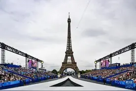 巴黎奥运会开幕式，被什么人吹上了天？图片