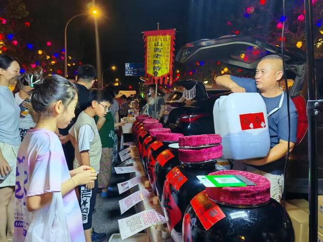 实拍!这条500米小街成夏夜顶流——
