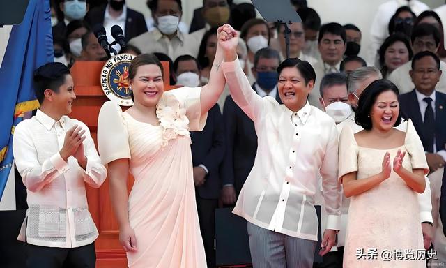 马科斯贪腐250亿曝光，密密麻麻的行李箱塞满现金，送往亲戚家中